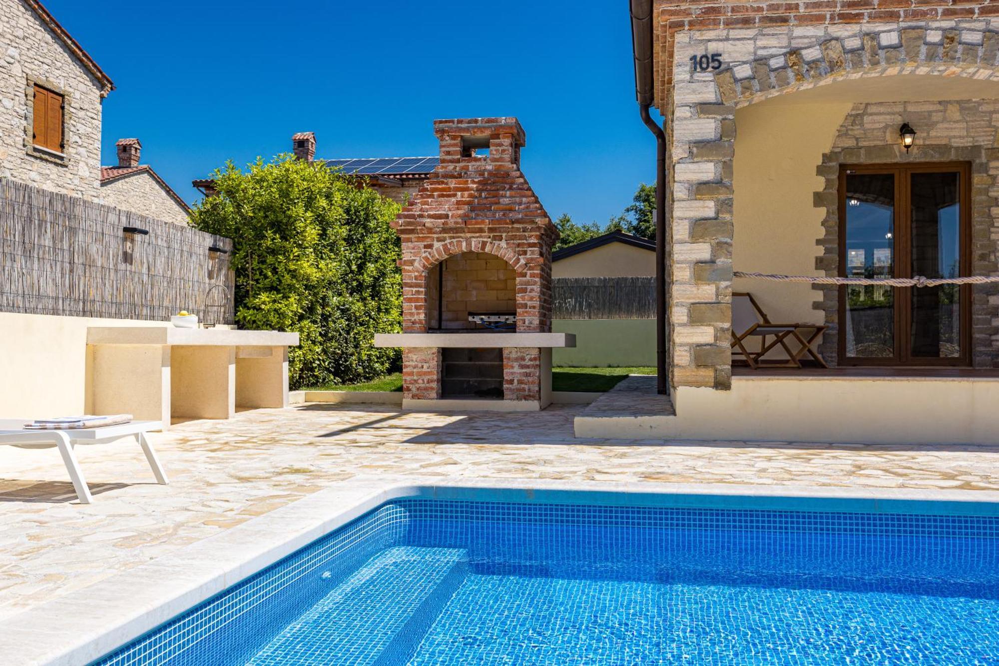 Villa Brioni With Pool By Rentistra Cabrunici Extérieur photo