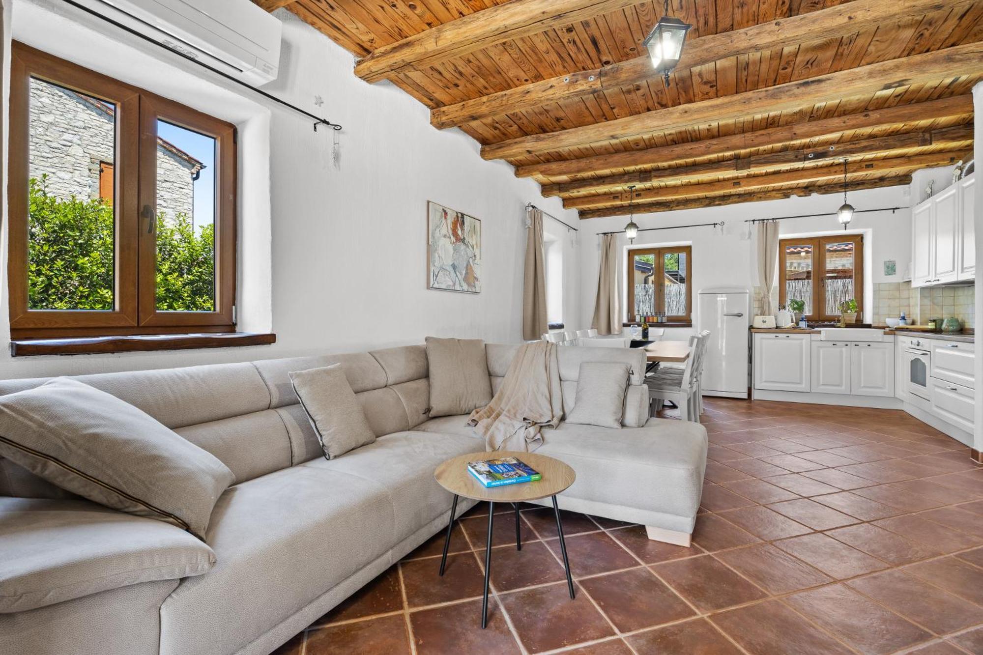 Villa Brioni With Pool By Rentistra Cabrunici Extérieur photo